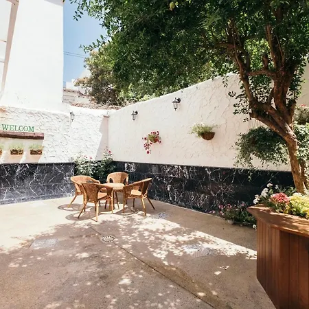 Buho House Valenza