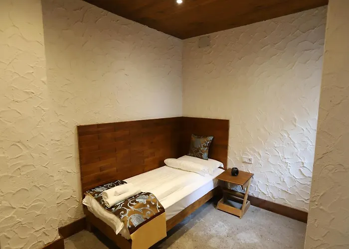 Buho House *